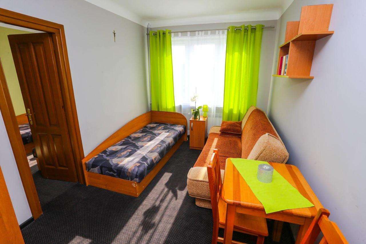 Wieczernik Dom Rekolekcyjny Ksiezy Pallotynow Swieta Katarzyna  Buitenkant foto