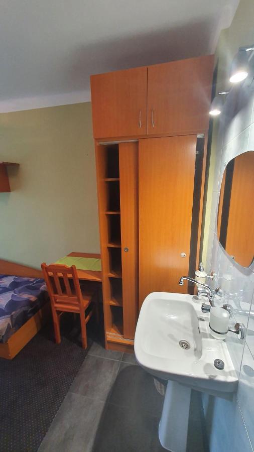 Wieczernik Dom Rekolekcyjny Ksiezy Pallotynow Swieta Katarzyna  Buitenkant foto