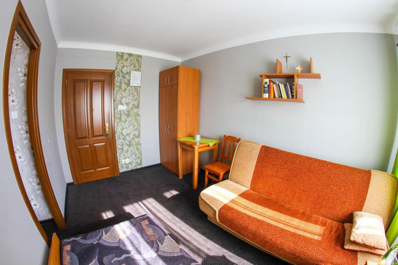 Wieczernik Dom Rekolekcyjny Ksiezy Pallotynow Swieta Katarzyna  Buitenkant foto